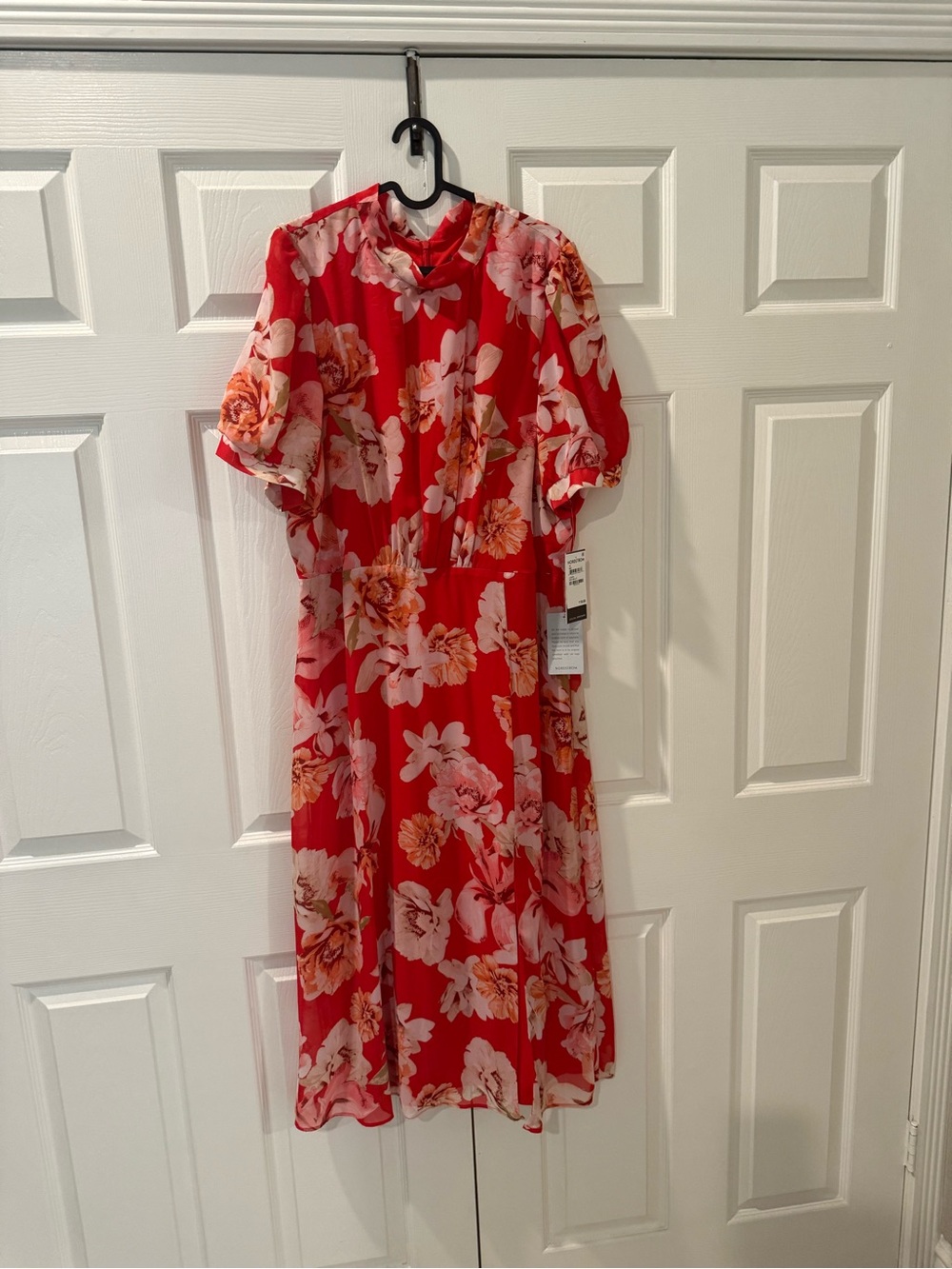 julia jordan Red Floral Midi Dress with Puff Sleeves
